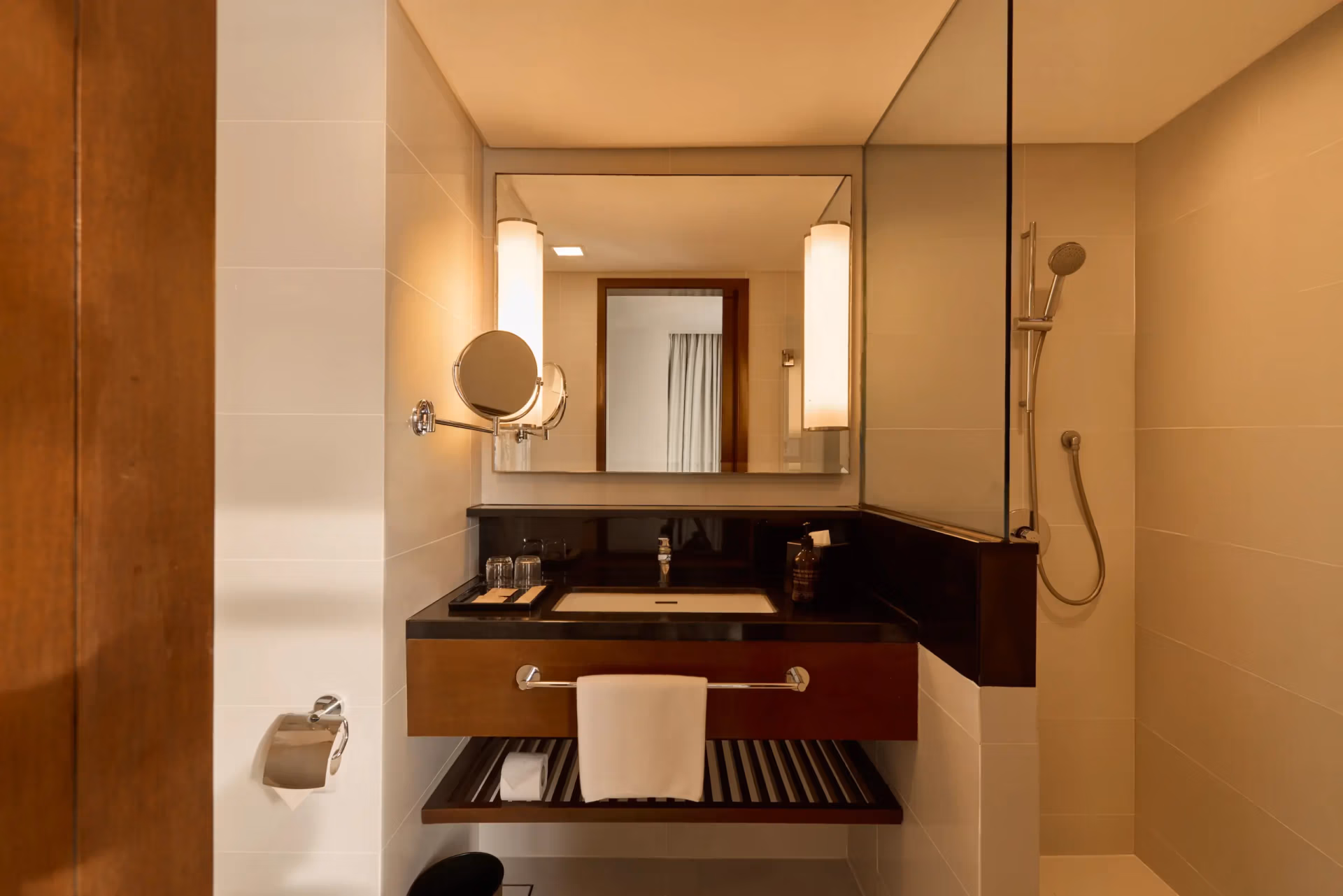 Deluxe room toilet