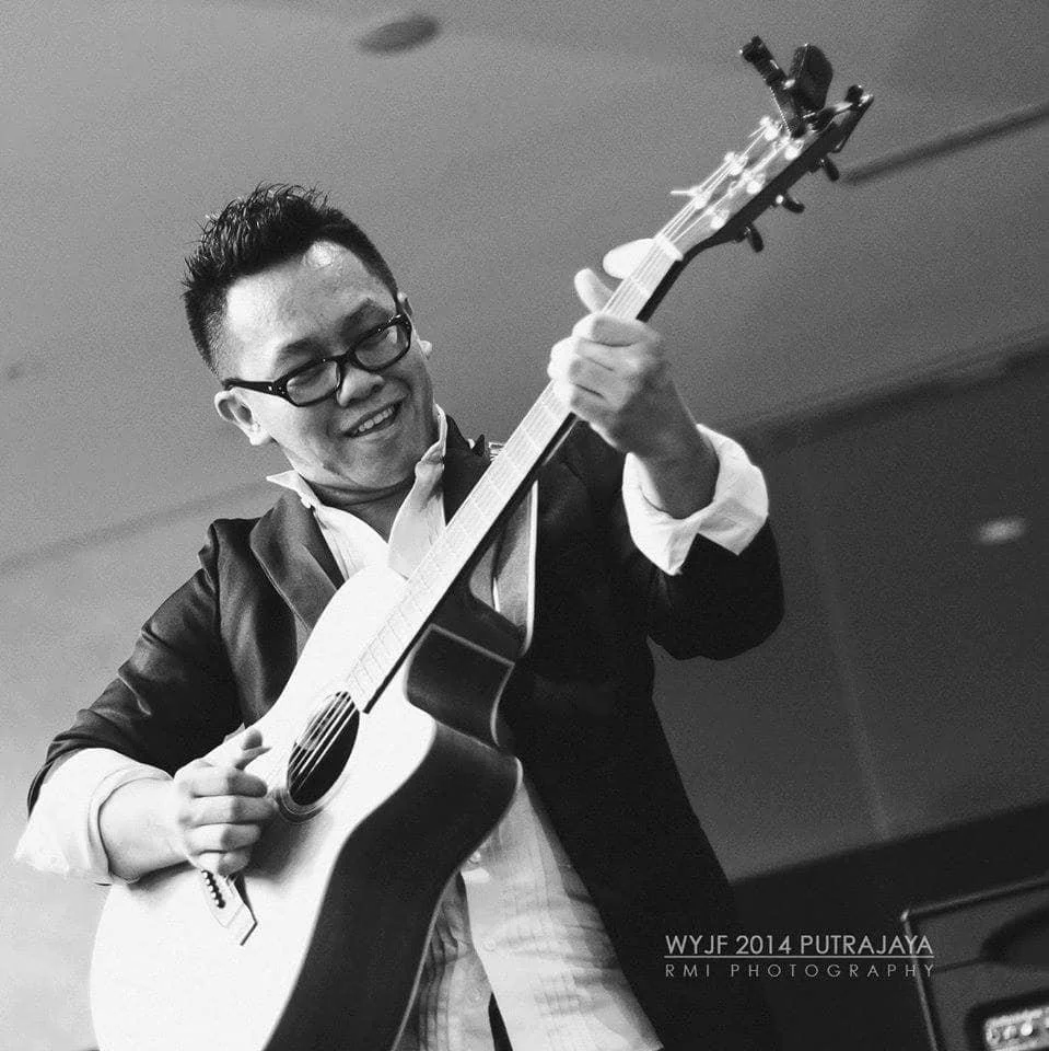 Musical Biodata Cris Aban